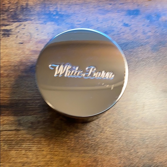 White Barn Mahogany Teakwood 3-Wick Candle - Picture 2 of 4